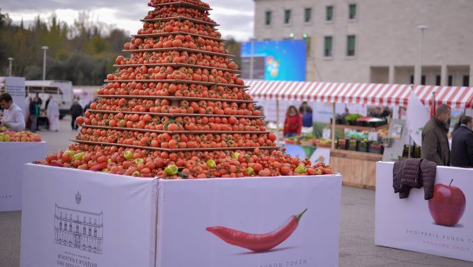 Tirana zhvillon Panairin e bujqesise- 600 fermere ekspozojne produktet Made in Albania